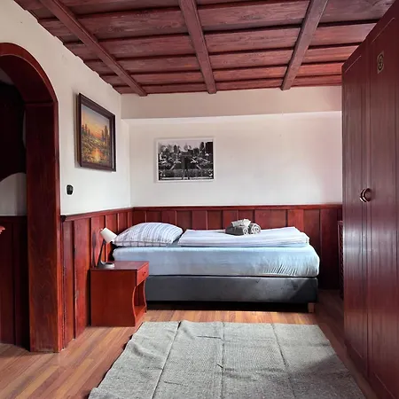 Grand, Self Check-in, Free Private Parking 2* 班斯卡-比斯特里察