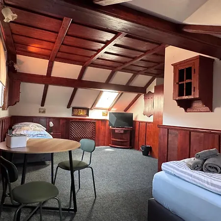 Grand, Self Check-in, Free Private Parking Guest house