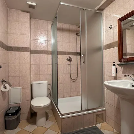 Grand, Self Check-in, Free Private Parking Гостевой дом 2*