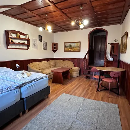 ゲストハウス Grand, Self Check-in, Free Private Parking バンスカー・ビストリツァ