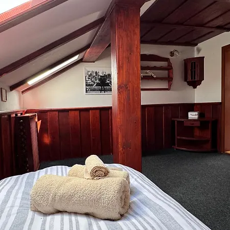 Grand, Self Check-in, Free Private Parking 招待所 2*