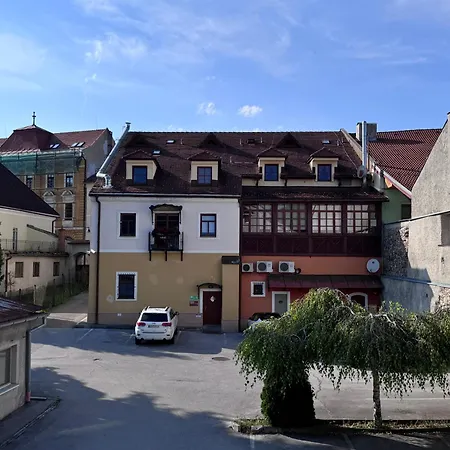 Grand, Self Check-in, Free Private Parking 招待所