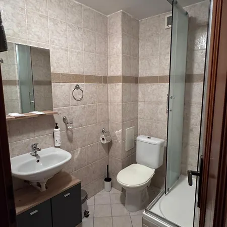 招待所 Grand, Self Check-in, Free Private Parking 2*