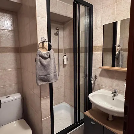 Grand, Self Check-in, Free Private Parking Гостевой дом Банска-Бистрица