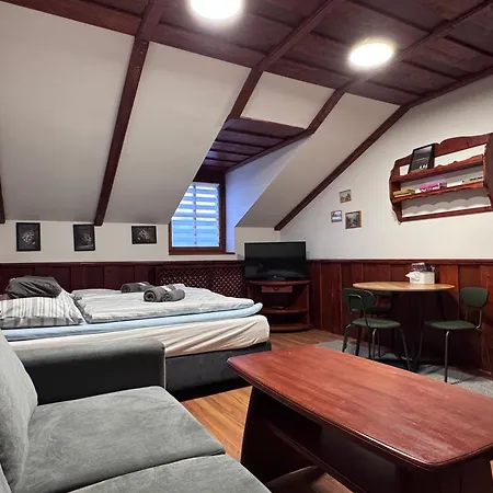 Гостевой дом Grand, Self Check-in, Free Private Parking Банска-Бистрица