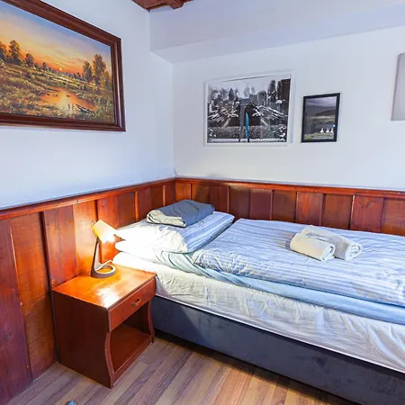 Grand, Self Check-in, Free Private Parking 招待所 班斯卡-比斯特里察