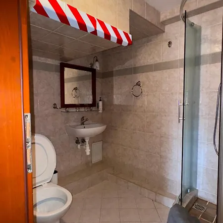 Grand, Self Check-in, Free Private Parking Гостевой дом