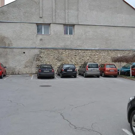 Grand, Self Check-in, Free Private Parking バンスカー・ビストリツァ